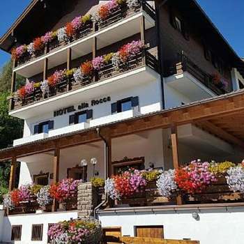 www.hotelallarocca.com