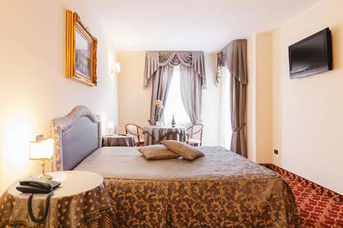 www.hoteldelsorriso.com