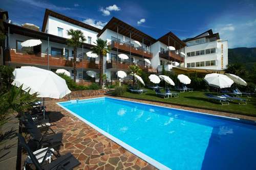 www.hotel-ladurner.com
