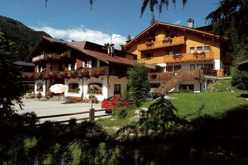 www.hotelcamoscio.com