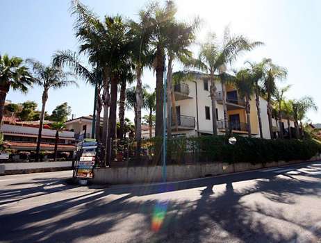 www.hotelristoranteilceppo.com
