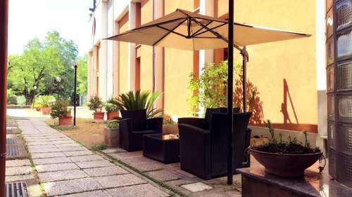 www.hotelmaximbologna.com
