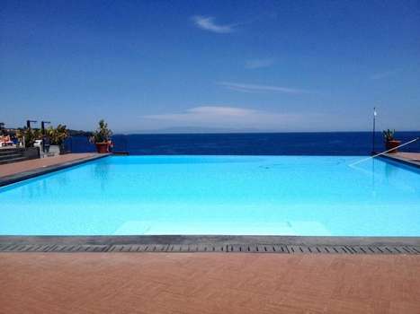 www.hotelsantatecla.it
