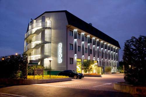 www.hotelsportingcologno.com