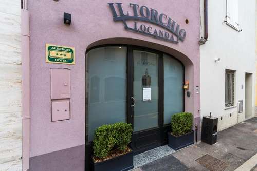 www.albergoiltorchio.com