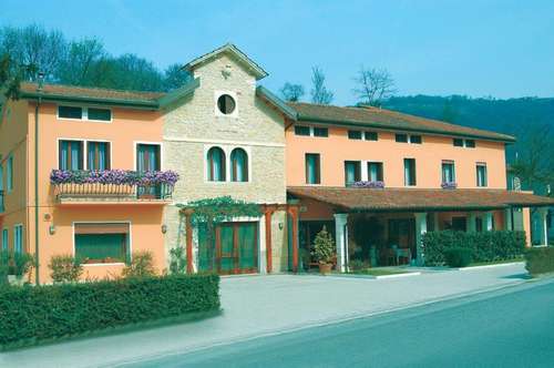 www.trattoriaisetta.com