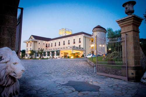 www.belsitohotelduetorri.it