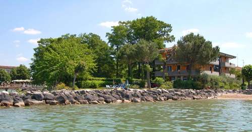 www.hotelilbiancospino.it