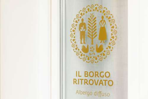 www.ilborgoritrovato.com
