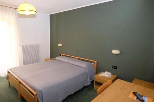www.hotelalpian.com