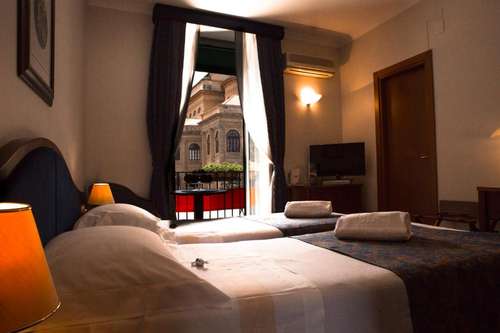www.massimoplazahotel.com