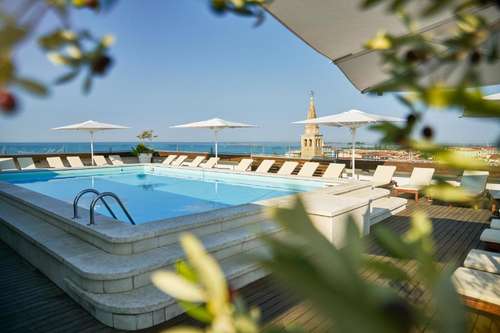 www.hotelfonzari.com