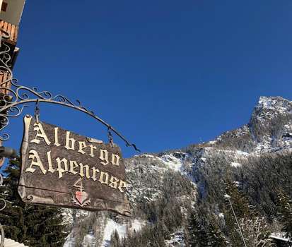 www.albergoalpenrose.it