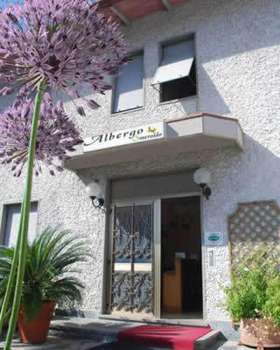 www.albergosmeraldo.com