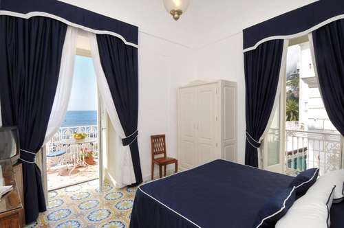 www.residencehotel-amalfi.it