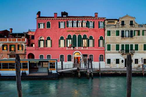 www.hoteltrearchi.com