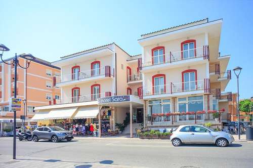 www.hotelsararimini.com