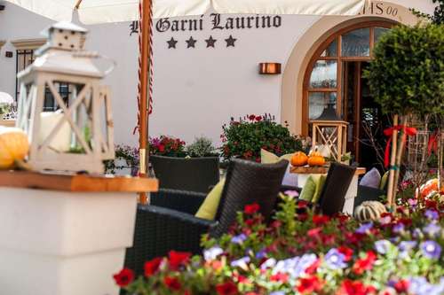 www.hotelgarnilaurino.it