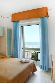 www.hoteldolores.com