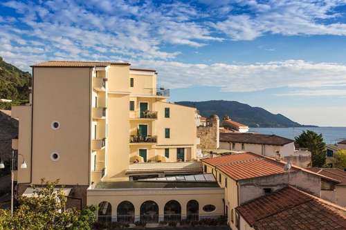 www.lapergola-hotel.it