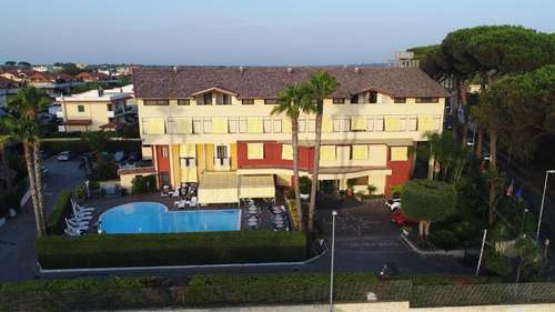 www.hotelagora.net