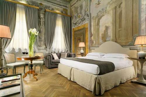 www.palazzodicamugliano.com