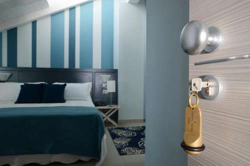 www.hotelgiuliocesareit.com