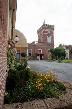 www.hotelcandiani.com
