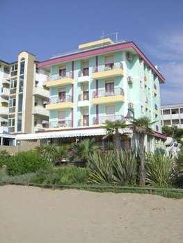 www.hotelroyalcaorle.it