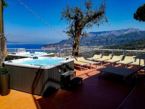 www.albergovillafiorita.com
