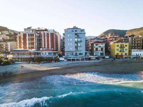 www.hotelmaremola.com