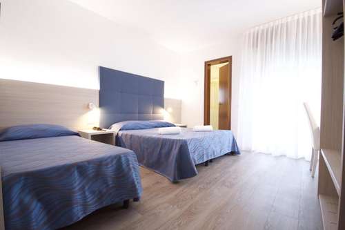 www.hotelserenella.com