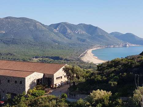 www.hotelsarduspater.com