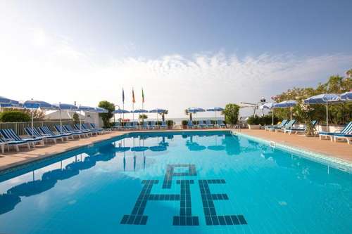 www.hotelplazaesplanade.com