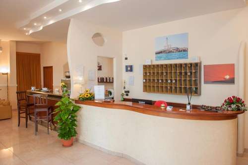 www.albergosangiorgiovieste.com