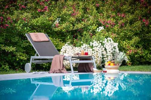 www.hotelfloracomano.it
