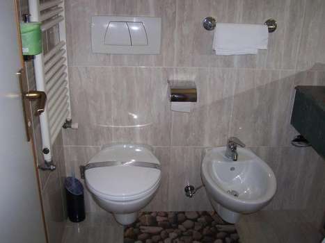 www.hotelcaldins.com