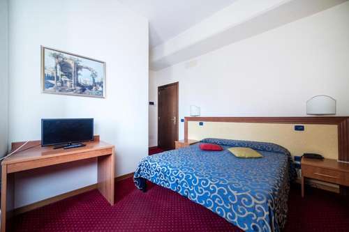 www.lombardihotels.com
