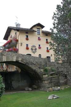 www.hotelcecchin.com