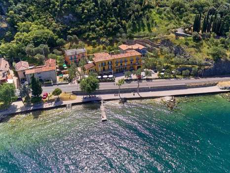 www.albergodelgarda.com