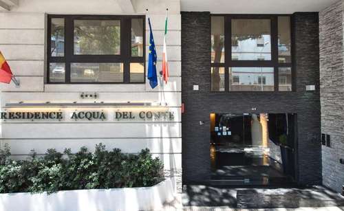 www.residenceacquadelconte.it