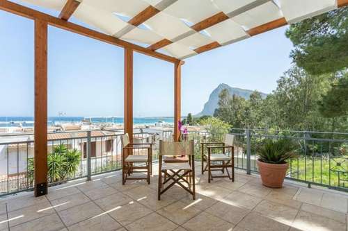 www.albergoauralba.it