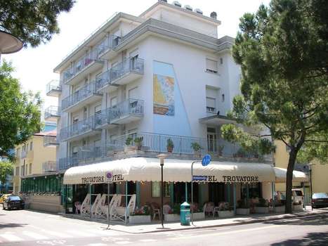 www.hoteltrovatore.com