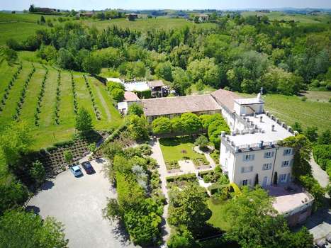 www.lavillahotel.net