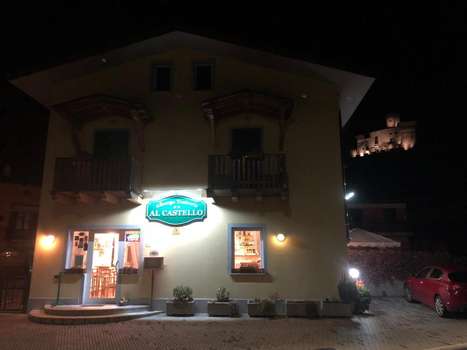 www.albergotrattoriaalcastello.com