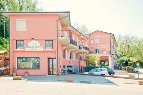 www.hotelnella.com