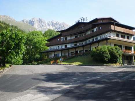 www.hotelresidencelarosa.com