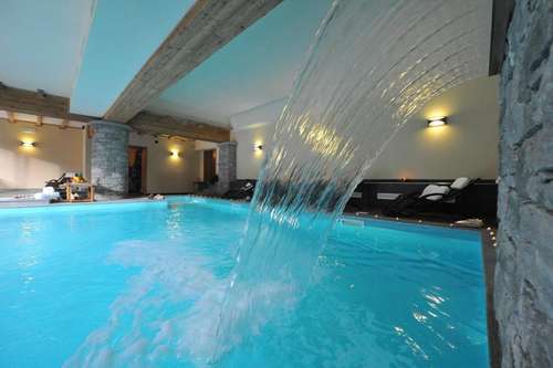 www.hotel-larocca.com