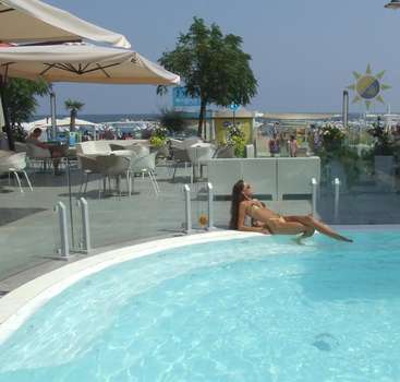 www.hotelrio-bellaria.com