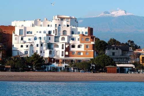 www.hotelsportingbaia.com